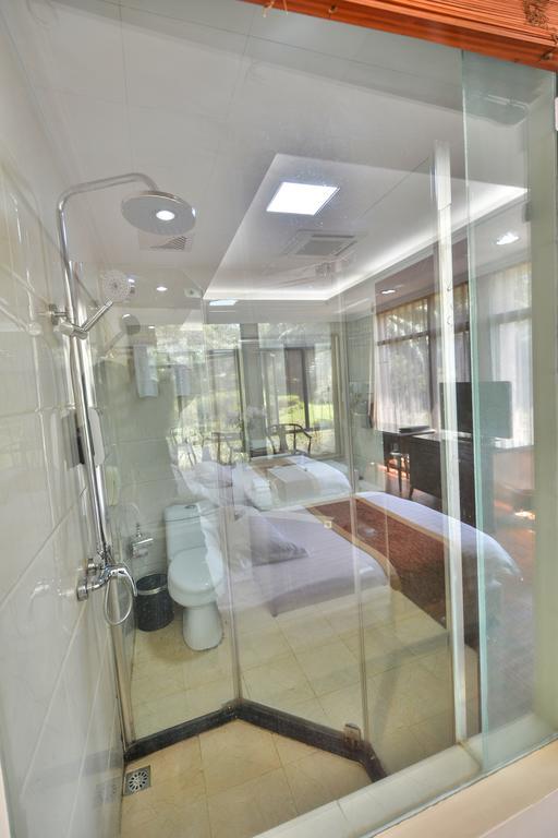 Arirang Hotel Кампала Экстерьер фото